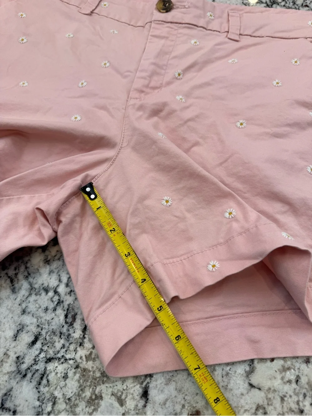 Old Navy Pink Daisy Embroidered Mid-Rise Everyday Shorts Women’s 14
